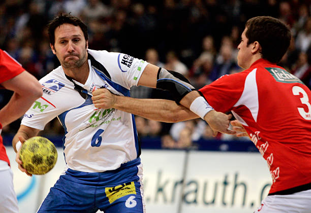 赛场上屡屡 赛场上屡屡