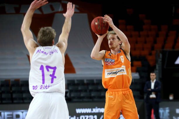 【NFL动态】达拉斯牛仔重磅交易 帕森斯转投绿湾包装工